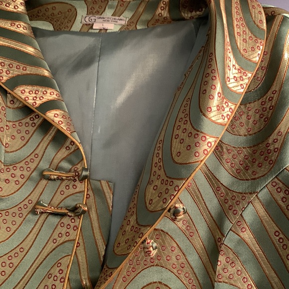 Silk jacket. Structured with beautiful shape. NWOT. - Picture 10 of 10